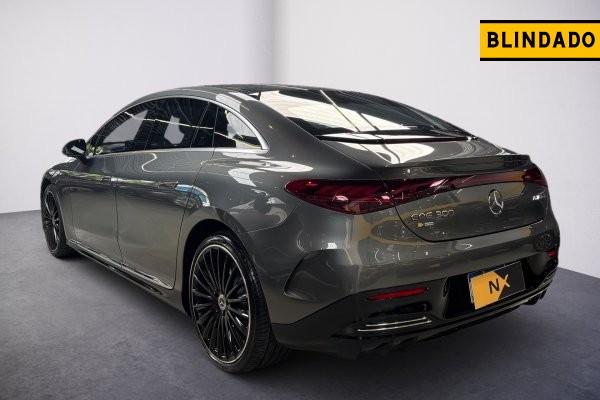 MERCEDES-BENZ EQE 300 89 KW ELÉTRICO AMG LINE 2023/2023